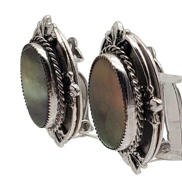 Whiting Davis Mother of Pearl Clip Earrings Silver Tone Oval Vintage Button MOP - Picture 6 of 10
